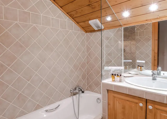 Bel Duplex Pour 8, Proche Pistes A Avec Wifi Et Parking - Fr-1-343-188